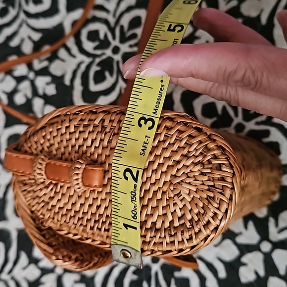 Rattan crossbody bag - Picture 7 of 10